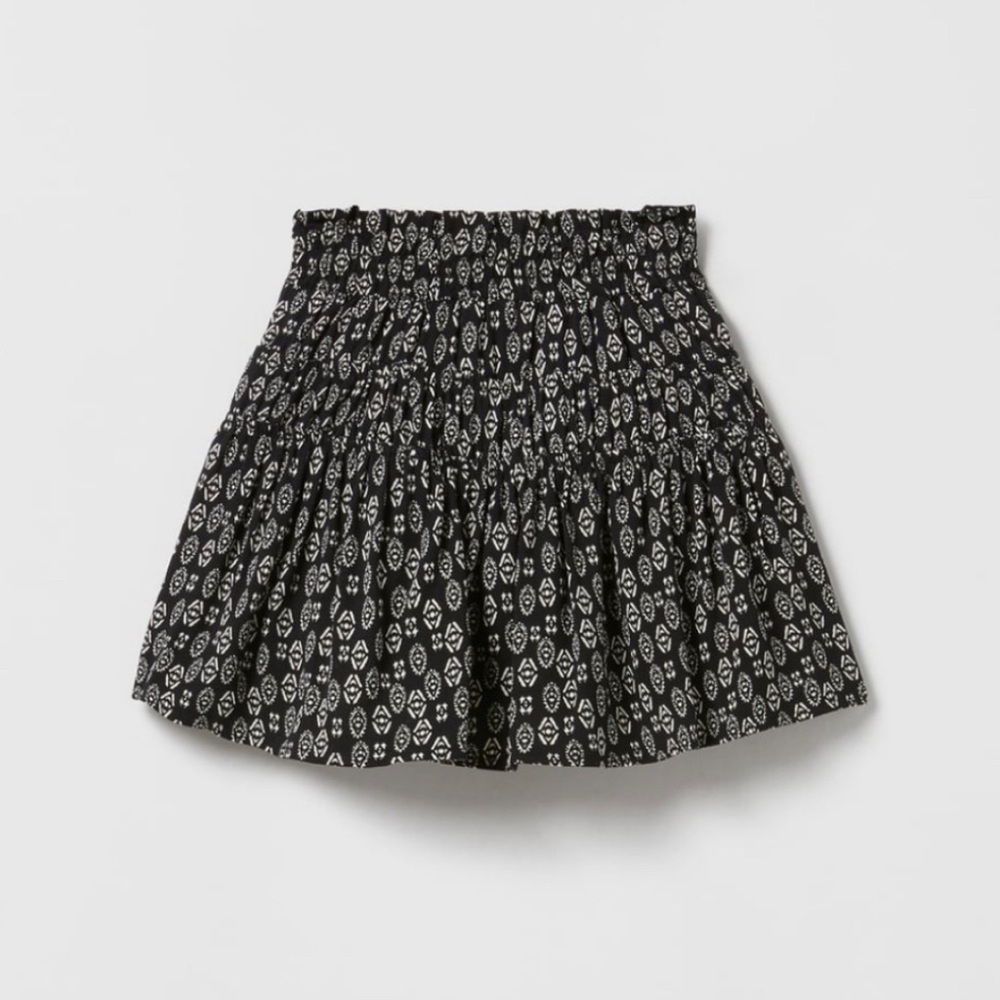 Black and White Patterned Skirt- kids- size 8